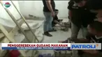 Satreskrim Polda Metro Jakarta Barat ciduk karyawan gudang makanan yang tengah mengganti kemasan label produk kedaluwarsa.