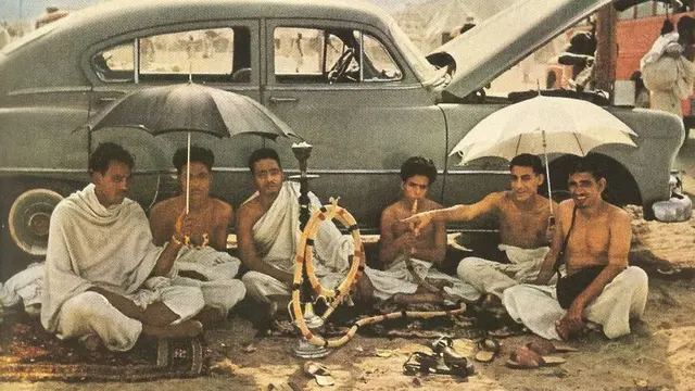 [Bintang] Menengok 25 Potret Mengagumkan Ibadah Haji di Tahun 1953 (Part 1)