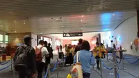 Antrean pemeriksaan eHAC Indonesia di Bandara Soekarno Hatta. (Liputan6.com/Dinny Mutiah)