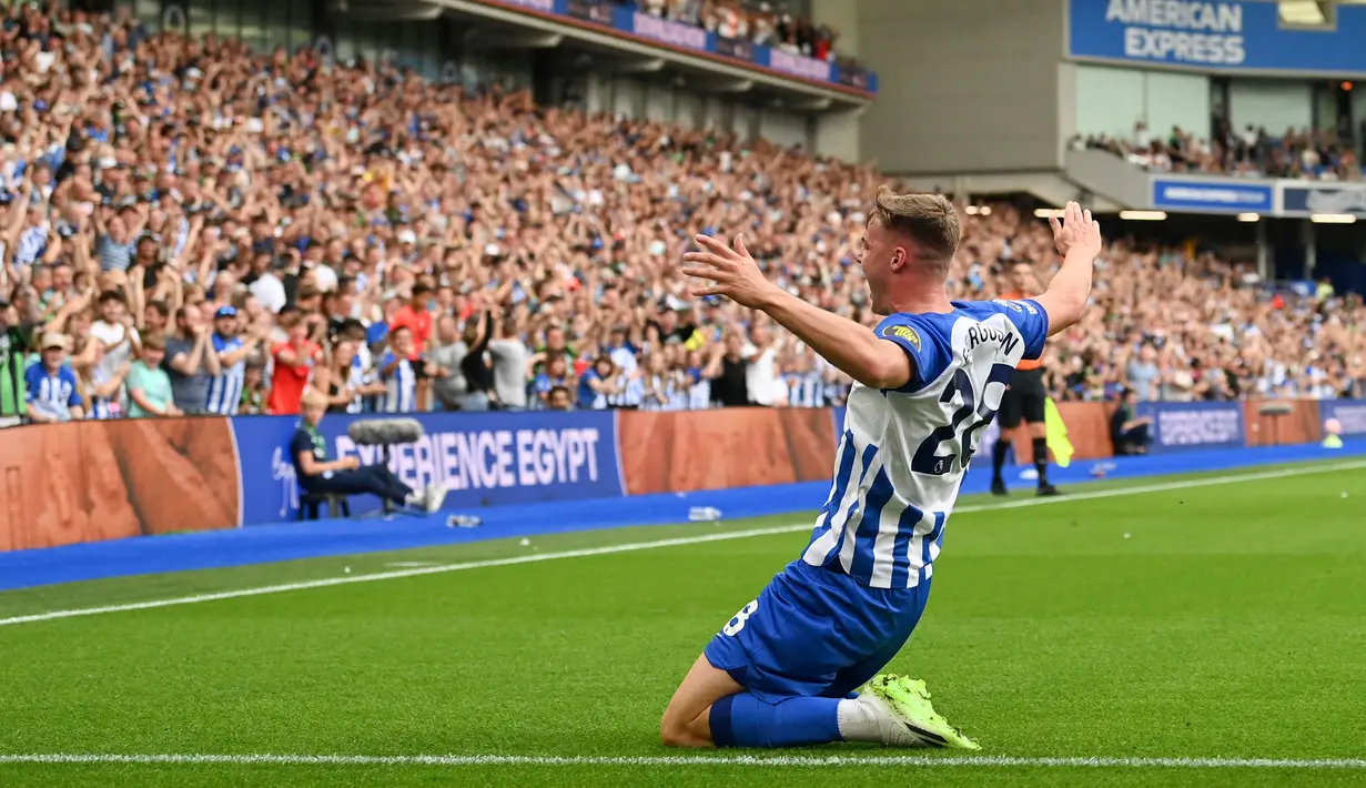 Pada musim 2023/2024, Evan Ferguson telah mencetak total 4 gol dari 4 laga. Gol pertama dicetak pada pekan pembuka musim 2023/2024 saat Brighton menang 4-1 atas tamunya yang berstatus tim promosi Luton Town. Tiga gol terakhir dicetak saat ia mencetak hattrick pada pekan ke-4 kala membungkam Newcastle United 3-1 di AMEX Community Stadium. (AFP/Glyn Kirk)