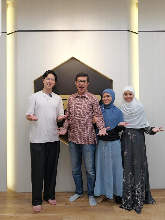 Influencer dari Jepang, Navito Halal dan Ippho Santosa bertemu di Indonesia, September 2024. (Foto: Dok. Koleksi Pribadi Ippho Santosa)