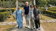 Dikabarkan bahwa Bunga Citra Lestari dan Tiko Aryawardhana akan menikah di Bali pada bulan Desember mendatang. Kabar bahagia itu pun banyak didukung oleh para netizen. Bahkan, lampu hijau juga sudah diberikan oleh ibunda Ashraf sejak beberapa tahun yang lalu. (Liputan6.com/IG/@bclsinclair)