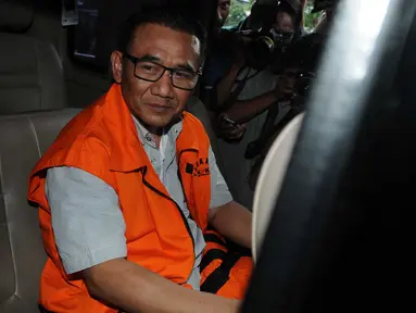 Direktur PT Citra Gading Asritama (CGA), Ichsan Suaidi usai jalani pemeriksaan di Gedung KPK, Jakarta, (23/02). Ichsan Suaidi terjerat kasus dugaan pemberian suap untuk penundaan pengiriman salinan putusan kasasi di MA. (Liputan6.com/Helmi Afandi)