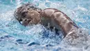 Perenang Indonesia, AA Isteri Kania Ratih, berlatih jelang SEA Games 2017 Malaysia di Tirta Arum Swimming Pool Badung, Bali, Jumat (30/6/2017). (Bola.com/Vitalis Yogi Trisna)