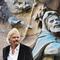 Foto sosok patung kuno yang mirip dengan sosok biliuner Sir Richard Branson (Zachary Culpin/Solent News/AP)