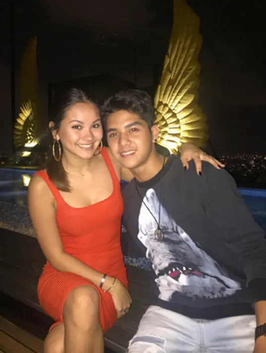 Kedekatan antara Al Ghazali dan Alyssa Daguise mengundang banyak pro dan kontra. Ada yang mendukung hubungan mereka namun ada pula yang mengatakan jika Al tak pantas bersama Alyssa. (via instagram/@alghazali7)