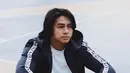 Sempat memiliki gaya rambut gondrong, Pria kelahiran tahun 1990 ini terlihat maskulin. (Liputan6.com/IG/devamahenra)