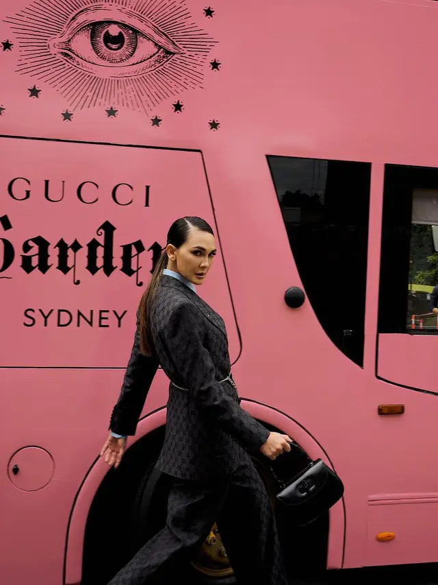 7 Potret Luna Maya Hadiri Event Gucci di Sydney, Tampil Menawan