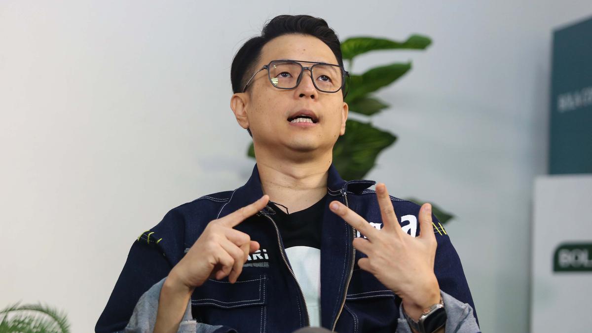 Ernest Prakasa Pamit dari Twitter Ikuti Jejak Raditya Dika: Menyenangkan Tapi Tak Seasyik Dulu Lagi