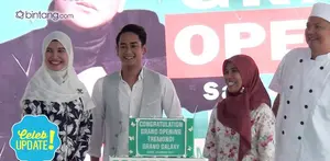 Dwi Andhika baru saja menghadiri Grand Launching toko kuenya.  