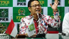 Ketua Umum PKB, Muhaimin Iskandar menggelar jumpa pers di Gedung DPR, Jakarta, Selasa (18/11/2014). (Liputan6.com/Andrian M Tunay)