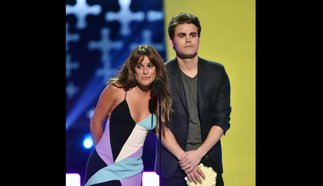 Di ajang Teen Choice Awards 2014, Lea Michele berhasil meraih penghargaan sebagai Choice TV Actress: Comedy lewat aktingnya dalam serial Glee, Los Angeles, Minggu (10/8/14). (Kevin Winter/Getty Images/AFP)