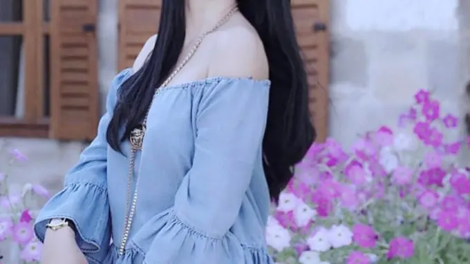 Sederet Potret Kulit Wajah Syahrini yang Cerah Berseri