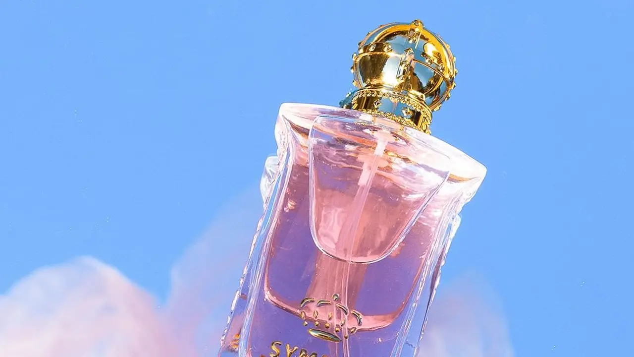 Marina De Bourbon, Symbol For A Lady.