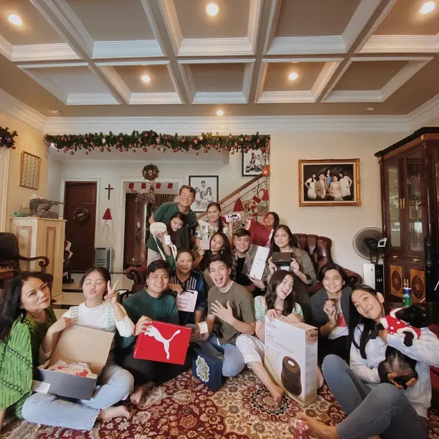6 Momen Ranty Maria Bareng Rayn Wijaya Rayakan Natal dan Tahun Baru, Makin Dekat