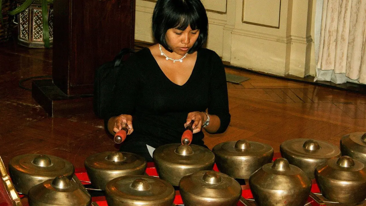 Ilustrasi alat musik tradisional gamelan