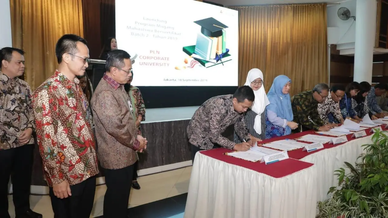 PT PLN (Persero) meluncurkan Program Magang Mahasiswa Bersertifikat (PMMB) gelombang II tahun 2019, sebagai wujud komitmen perusahaan dalam mendukung sektor pendidikan.