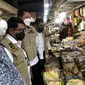 Satgas pangan jatim mengecek harga di pasar Tambakrejo Surabaya. (Dian Kurniawan/Liputan6.com)