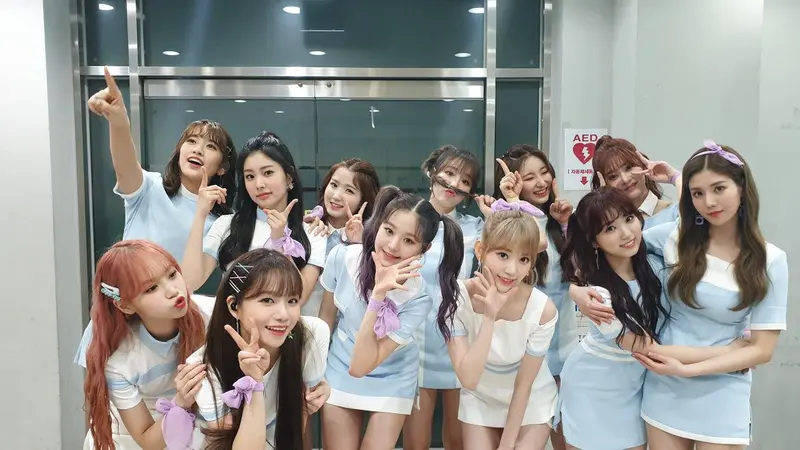 Iz*One (Twitter/ official_izone - https://twitter.com/official_izone/status/1112681141348122624)