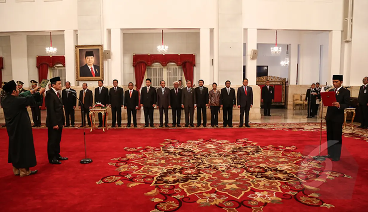 Suasana pelantikan Triawan Munaf sebagai Kepala Badan Ekonomi Kreatif di Istana Negara, Jakarta, Senin (26/1/2015). (Liputan6.com/Faizal Fanani)