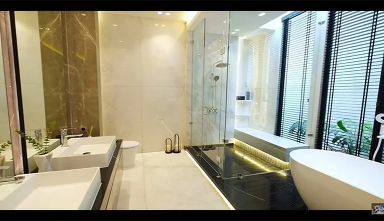 Rumah baru Titi Kamal dan Christian Sugiono (Youtube/Titi dan Tian)