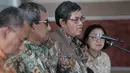 Pansel calon komisioner Ombudsman RI, Agus Dwiyanto memberikan keterangan di Gedung Sekretariat Negara, Jakarta, Rabu (16/9). 72 orang lolos tahap II dan akan mengikuti seleksi profil assegment pada 21 September mendatang. (Liputan6.com/Faizal Fanani)
