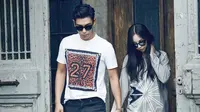 T.O.P `Big Bang` dan Sohee `Eks Wonder Girls` terlihat mesra, berjalan sambil berpegangan tangan. Apakah keduanya menjalin kasih?