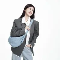 Melihat tas kekinian yang sempurnakan gaya dengan optimal. (Foto: Vierlin)