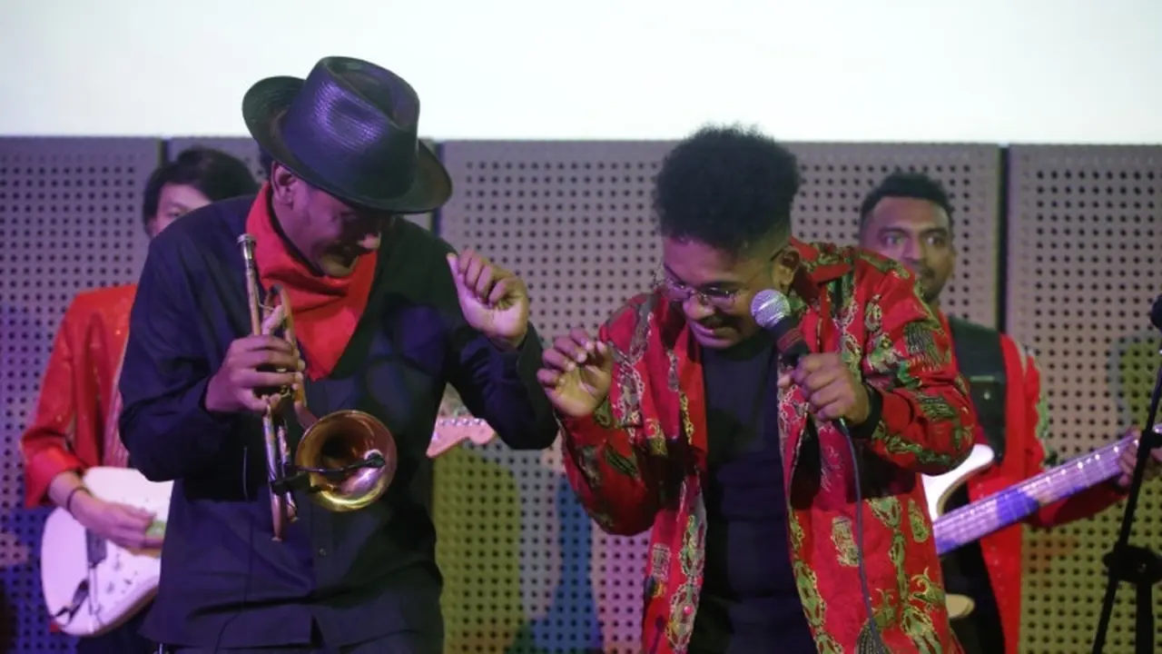 Memukau Penonton, Softeast Bawakan Lagu Indonesia Timur