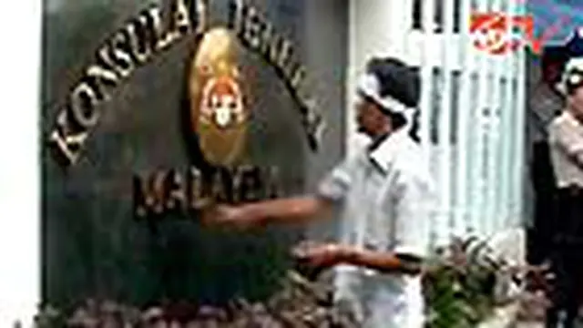 Konjen Malaysia Didemo Mahasiswa