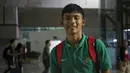 Striker Timnas Indonesia U-16, Sutan Zico, saat tiba di Bandara Soetta, Tangerang, Sabtu (23/9/2017). Timnas U-16 berhasil meraih hasil sempurna pada kualifikasi Piala Asia U-16 di Thailand. (Bola.com/Vitalis Yogi Trisna)