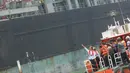 Dari salah satu titik pelabuhan, Gubernur DKI Jakarta itu kemudian menaiki sebuah kapal cepat berukuran sedang, Jakarta, Selasa (23/9/2014) (Liputan6.com/Herman zakharia)