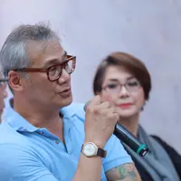 "Sejujurnya saya ga punya referensi teman seperti tokoh Jaya. Tapi saat diminta menjadi sosok itu, saya tahu bayangan sejarah yang dialami tokoh itu serta dialog-dialog yang kira-kira sesuai pada zaman tersebut," ujar Tio. (Galih W. Satria/Bintang.com)