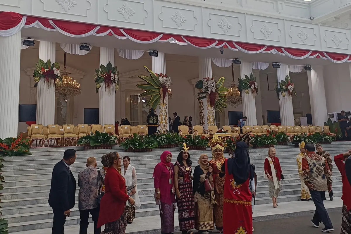 Suasana jelang Upacara Peringatan Detik-Detik Proklamasi HUT ke-79 RI di Istana Merdeka Jakarta (Merdeka.com)