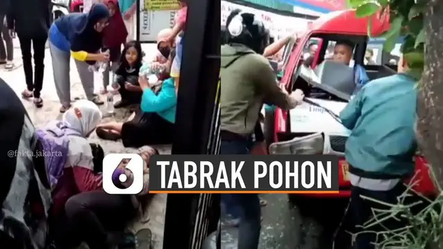 Kecelakaan tunggal dialami oleh mobil jak lingo yang menabrak pohon di jalan.