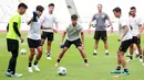 Suasana latihan Timnas Indonesia U-20 di Stadion Utama Gelora Bung Karno (SUGBK), Jakarta Pusat, Sabtu (1/4/2023) setelah dikunjungi Presiden RI, Joko Widodo. (Bola.com/M Iqbal Ichsan)