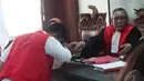 Hakim Absoroh mengabulkan permohonan itu. Sidang pembacaan eksepsi akan dilakukan pada 2 September mendatang, PN Jakpus, Selasa (26/8/2014) (Liputan6.com/Faizal Fanani)