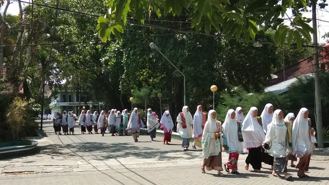 Para santriwati di Pondok Modern Darussalam Gontor, Ngawi, Jawa Timur (Liputan6.com/Giovani Dio Prasasti