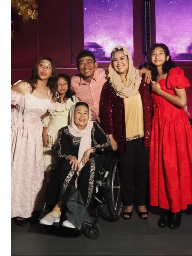 8 Potret Ultah Yenny Wahid ke-50, Dihadiri Annisa Pohan hingga Anies Baswedan