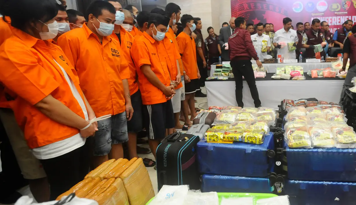 Sepanjang September hingga Oktober 2024, Bareskrim Polri membongkar 80 kasus peredaran narkoba dengan 136 tersangka. (merdeka.com/Arie Basuki)