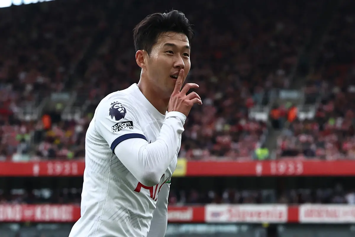 Foto: Gaya Selebrasi Son Heung-min di Depan Suporter Arsenal dalam Laga Derbi London Utara