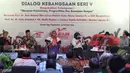 Romo Benny, KH Malik Madai, Alissa Wahid, Siti Ruhaini, Charris Zubair dan GKR Mangkubumi saat dialog 'Merawat Patriotisme, Progresifitas, dan Kemajuan Bangsa' Jelajah Kebangsaan di Stasiun Tugu Yogyakarta, Selasa (19/2). (Liputan6.com/JohanTallo)