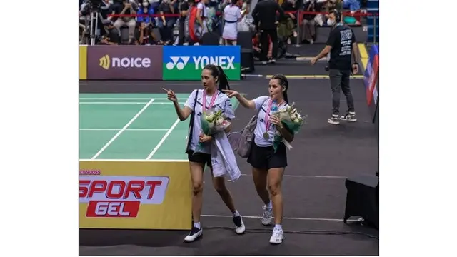 6 Potret Kebersamaan Raisa dan Anya Geraldine di Laga Tepok Bulu, Bak Kembar