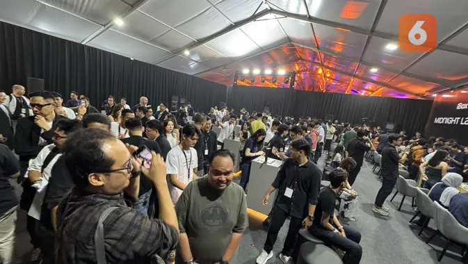<p>Fans Apple sudah terlihat sudah memadati tempat pengambilan iPhone 17 series. (Liputan6.com/ Yuslianson)</p>
