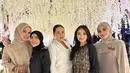 Nathalie Holscher menjadi salah satu tamu undangan yang hadir di pernikahan Adiba Khanza dan Egy Maulana. [Foto: Instagram/nathalieholscher]
