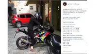 Seorang biker tabrak toko pakaian dalam wanita setelah mencoba burnout (IG:Cyclelaw)