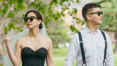 Nasya Marcella dan kekasihnya yang bernama Asyer ini diketahui melakukan prewedding di Melbourne, Australia. Usung konsep outdoor, pasangan kekasih ini tampil romantis dengan berpegangan tangan sembari Asyer melihat ke kiri dan Nasya Marcella melihat ke kanan. Mendukung penampilan keduanya makin menarik, pasangan ini kompak mengenakan kacamata hitam. (Liputan6.com/IG/@nasyamarcella)