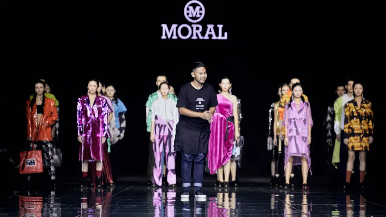 Melangkah ke Kancah Internasional, MORAL Unjuk Gigi di Ajang Pekan Mode Harbin, Cina