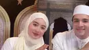 Tampilan Natasha Wilona tampak memukau dan elegan mengenakan pakaian tertutup lengkap dengan hijabnya. [@natashawilona12]