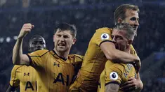 Para pemain Tottenham merayakan gol Harry Kane saat melawan Leicester City pada pada lanjutan Premier League di King Power Stadium, Leicester, (18/5/2017). Tottenham menang 6-1. (AP/Rui Vieira)